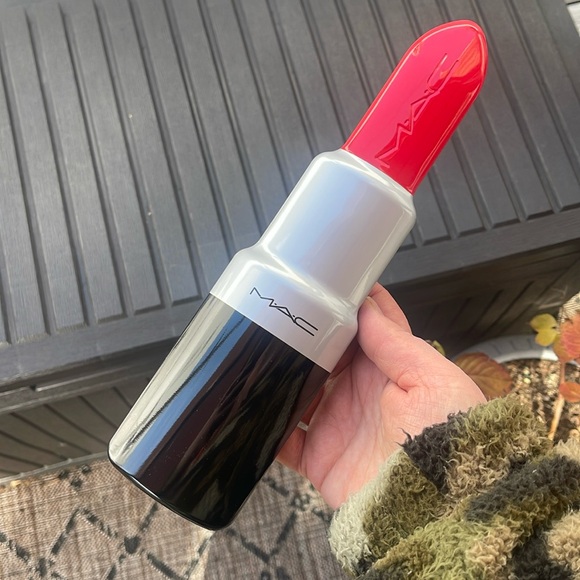MAC Cosmetic - Red Lipstick Tin - Limited Edition - Picture 9 of 16